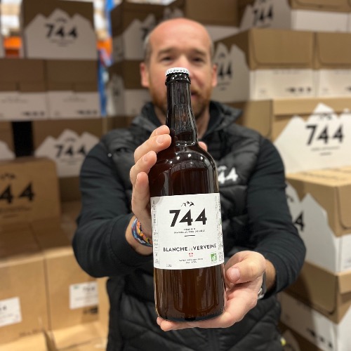 Brasserie 744 : entre savoir-faire et authenticité au pied du Môle